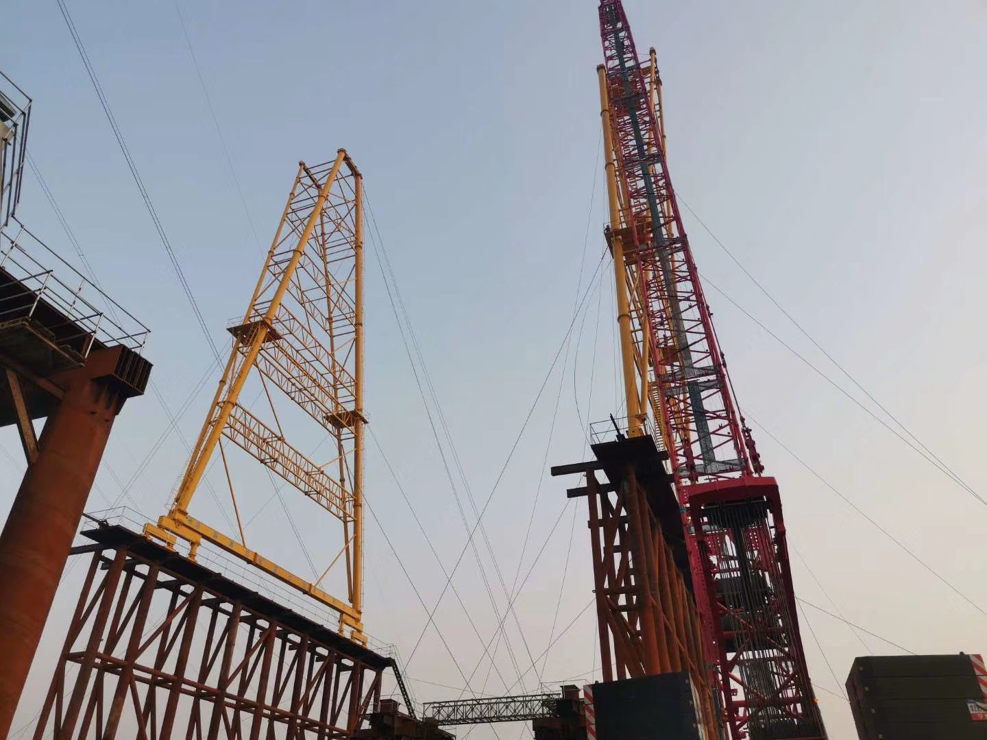 中交二公局濟南跨黃河橋項目，MG120噸-36米跨-54米高龍門吊，