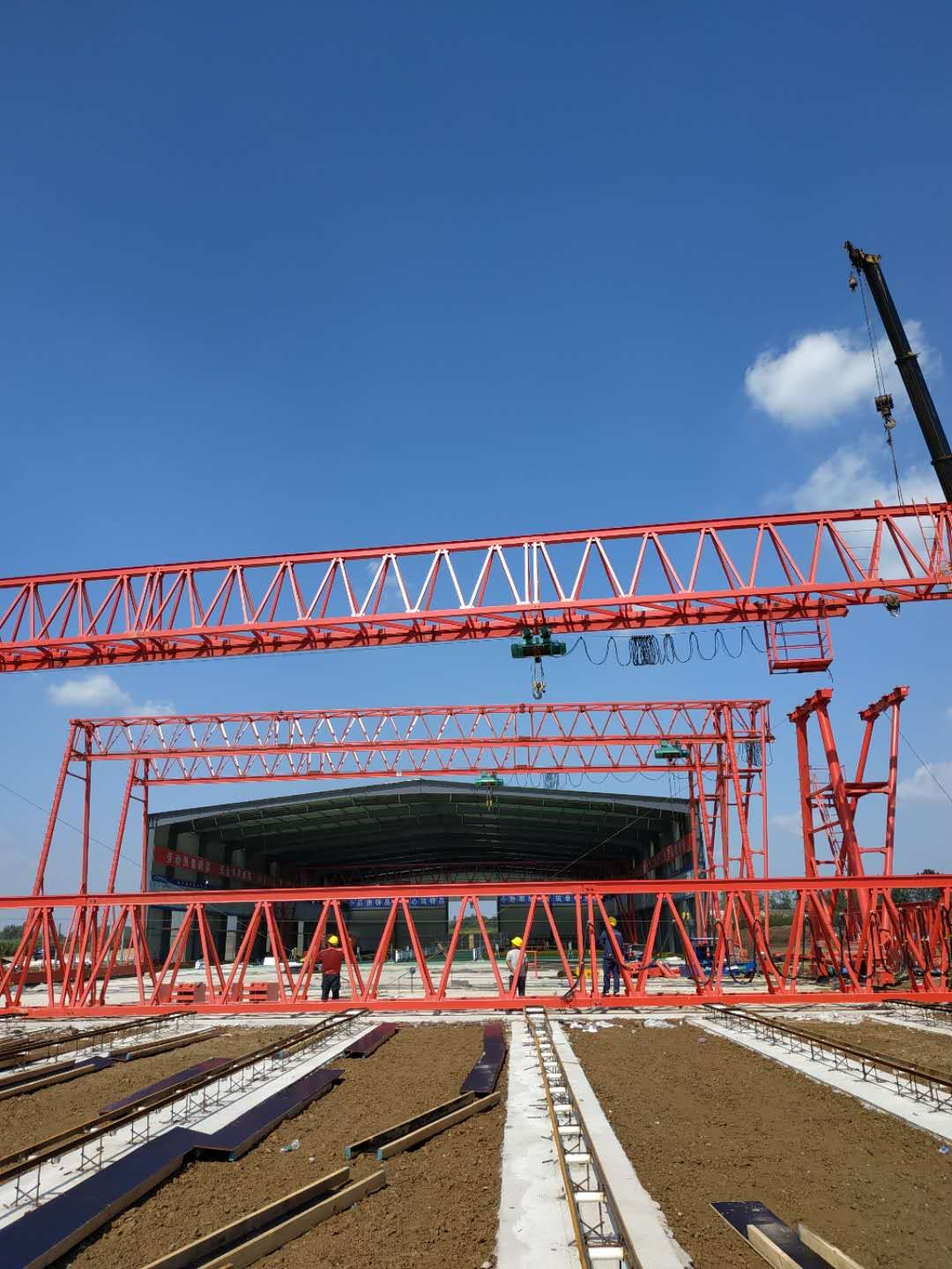 上海普都建筑勞務(wù)有限公司安徽滁州定遠(yuǎn)縣中交華南公司明巢高速4標(biāo)MG8010T-32M-9M龍門吊二臺，MH10T-32M-9M龍門吊三臺