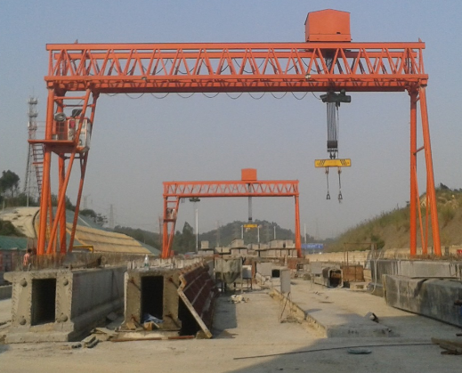 龍門吊更換配件時需要考慮哪些因素？龍門吊更換潤滑脂時怎么樣才能保證我們的安全與龍門吊的正常使用？