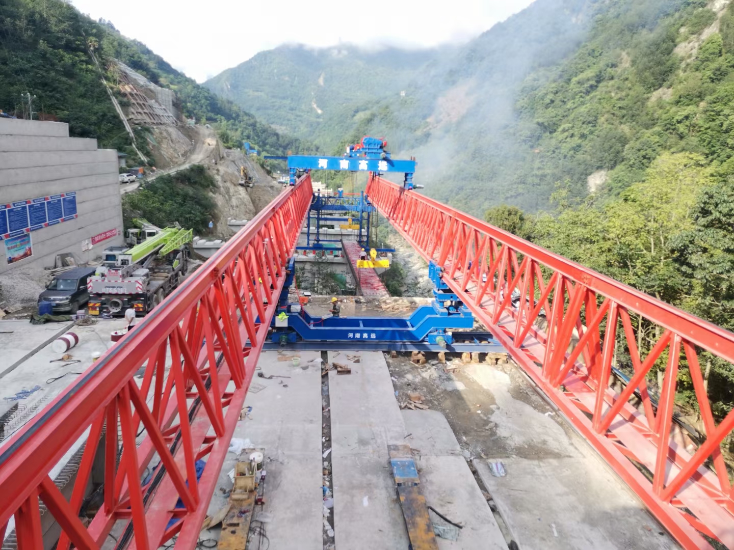 GYLQ200T-40M自平衡過跨架橋機(jī)安裝作業(yè)時(shí)需要哪些工具？